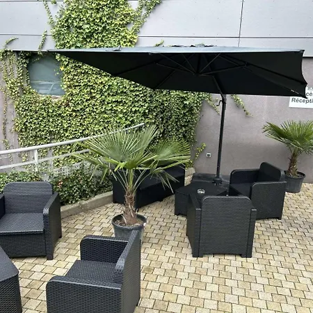Aparthotel Quality Only Cdg Airport En France 4*