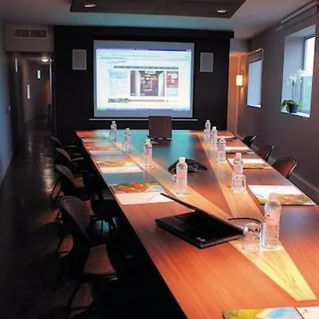 Apart Otel Standing By Actisource